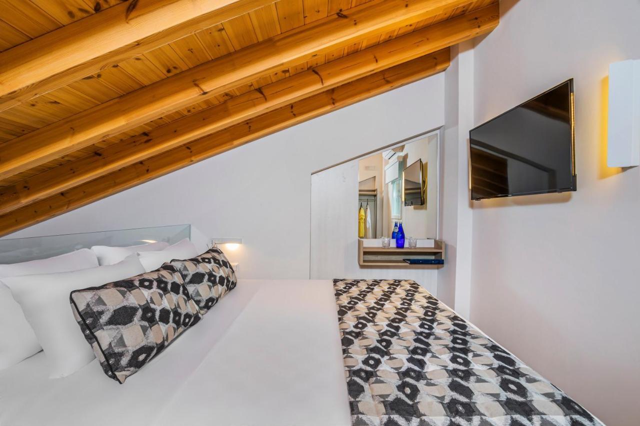 Mirablue Luxury Residences (Adults Only) Pefkochori Extérieur photo