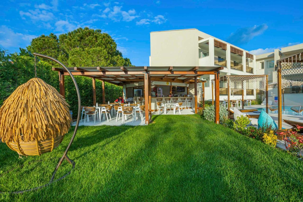 Mirablue Luxury Residences (Adults Only) Pefkochori Extérieur photo